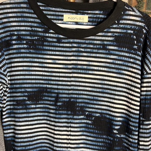 Tide dye blue top - Picture 2 of 3